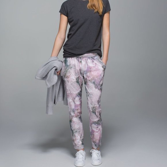 Lululemon Namaskar Pant II Size 6 - Picture 6 of 13